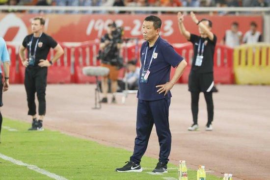 该影片以一只狐狸特工入侵兔子镇为主线，上演了一出“狐在囧途”的特工之旅。
