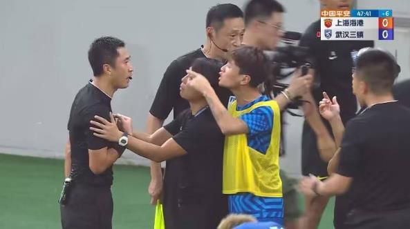 影片今日也曝光“终极决战”片段为公 《闪电侠》曝“酷飒超女”特辑 全新超女战力强劲 2023-06-07 6月7日，DC超级英雄电影《闪电侠》​发布“酷飒超女”制作特辑，由萨莎·卡莱饰演的超女此次化身宇宙最强战力代表，利用强大的氪星人超能力协助闪电侠对抗反派佐德，火力全开。