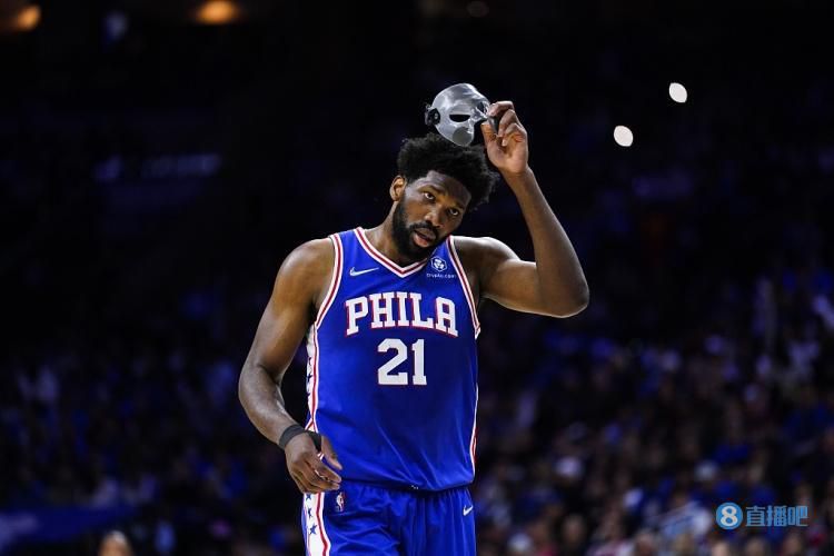 刘亦菲家族旧照曝光 个个是美人 2014-07-17 近日，有网友曝光一组“神仙姐姐”刘亦菲的家族照，姥姥、小姨和表姐的美照曝光，个个都是美人胚子，容貌秀丽，长相温婉。