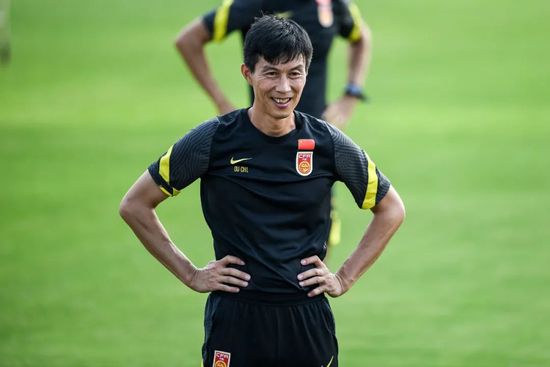 著名作家琼瑶家中逝世 告别视频曝光 时间：2024.WIFI下打开 中国台湾知名作家琼瑶于12月4日下午1时22分在家中离世，享年86岁。